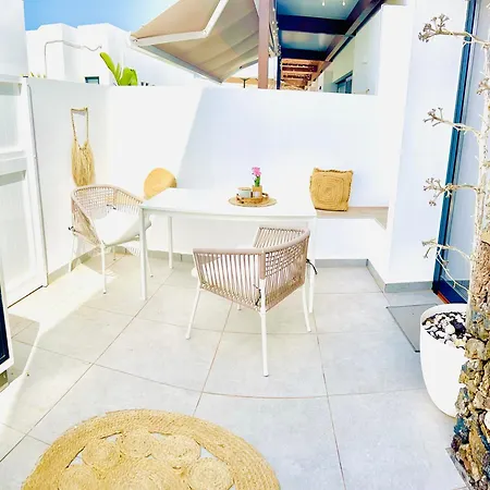 El Palmeral - Exlusive With Private, Heated Pool In Willa Corralejo