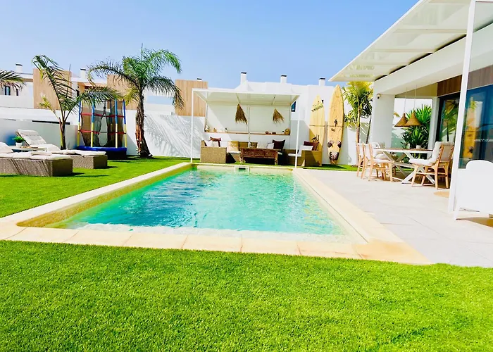 El Palmeral - Exlusive With Private, Heated Pool In