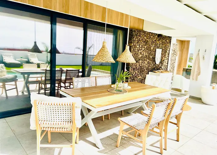 El Palmeral - Exlusive With Private, Heated Pool In Willa Corralejo