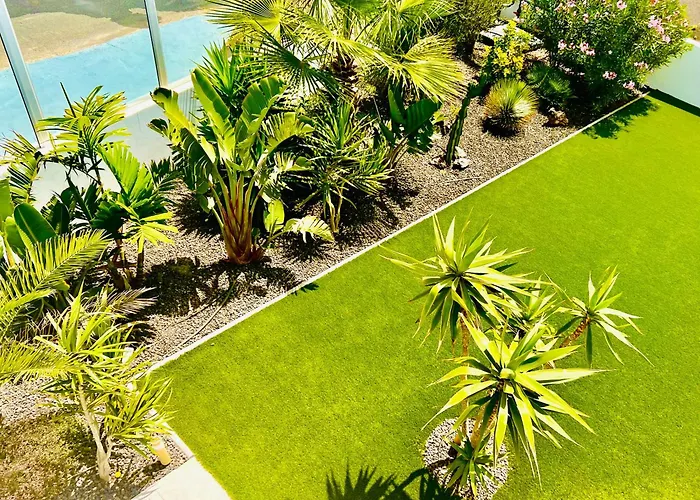 El Palmeral - Exlusive With Private, Heated Pool In